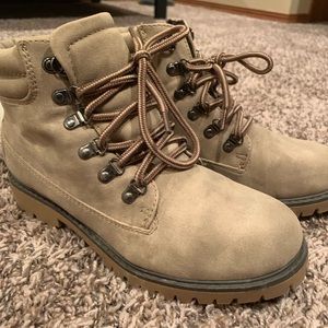 Maurice’s work boots